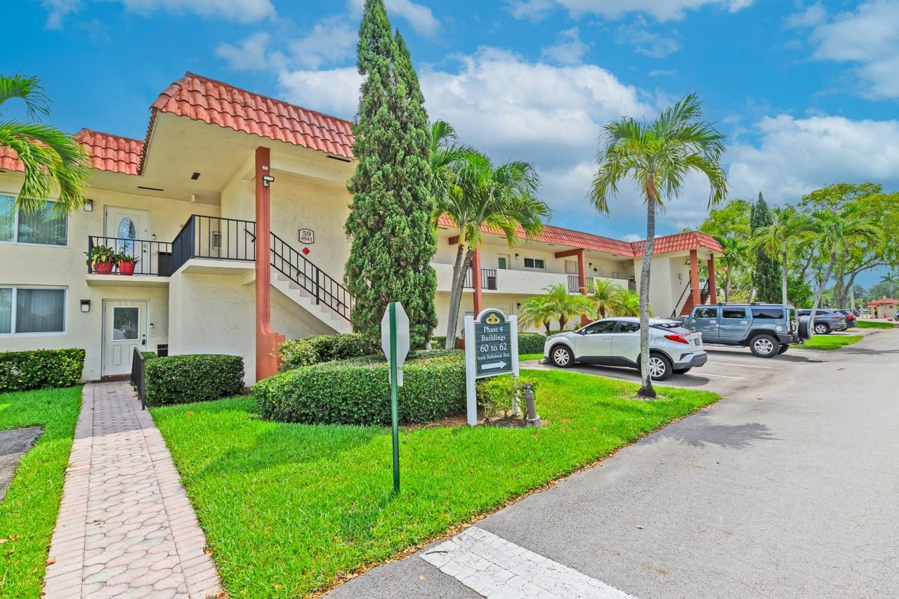 8941 S Hollybrook Blvd 104
