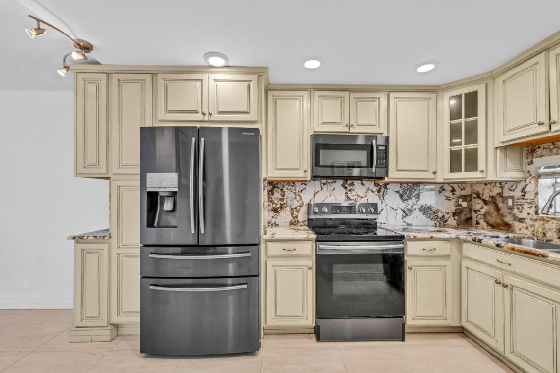 Hollybrook Golf & Tennis - Residential