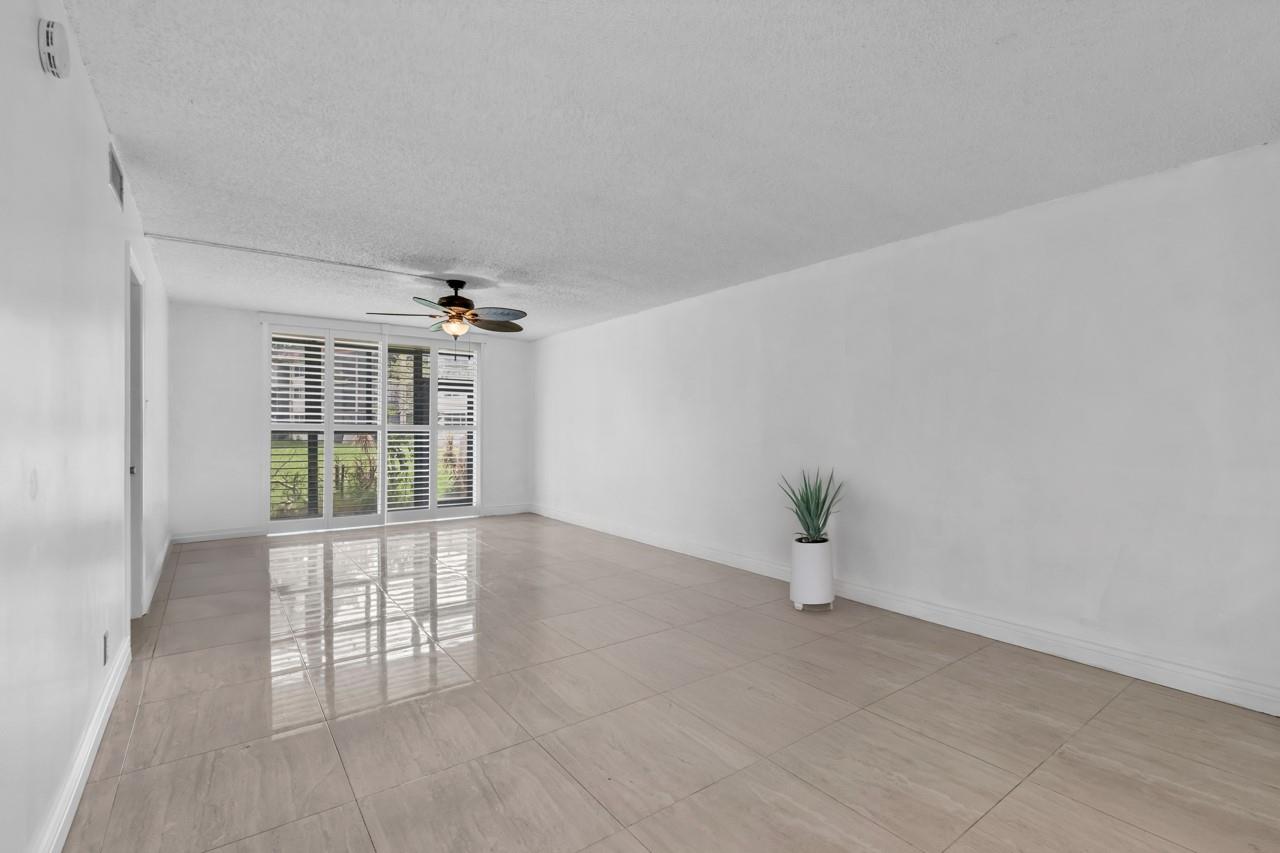 Hollybrook Golf & Tennis - Residential