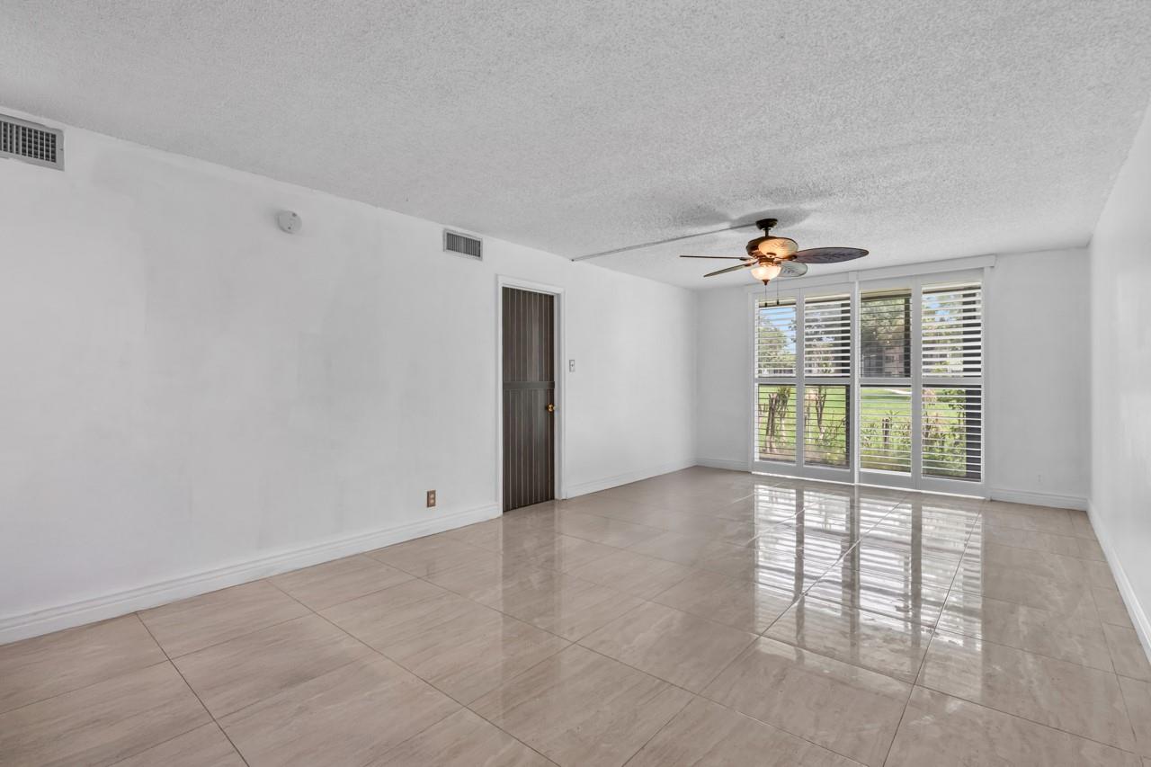 Hollybrook Golf & Tennis - Residential