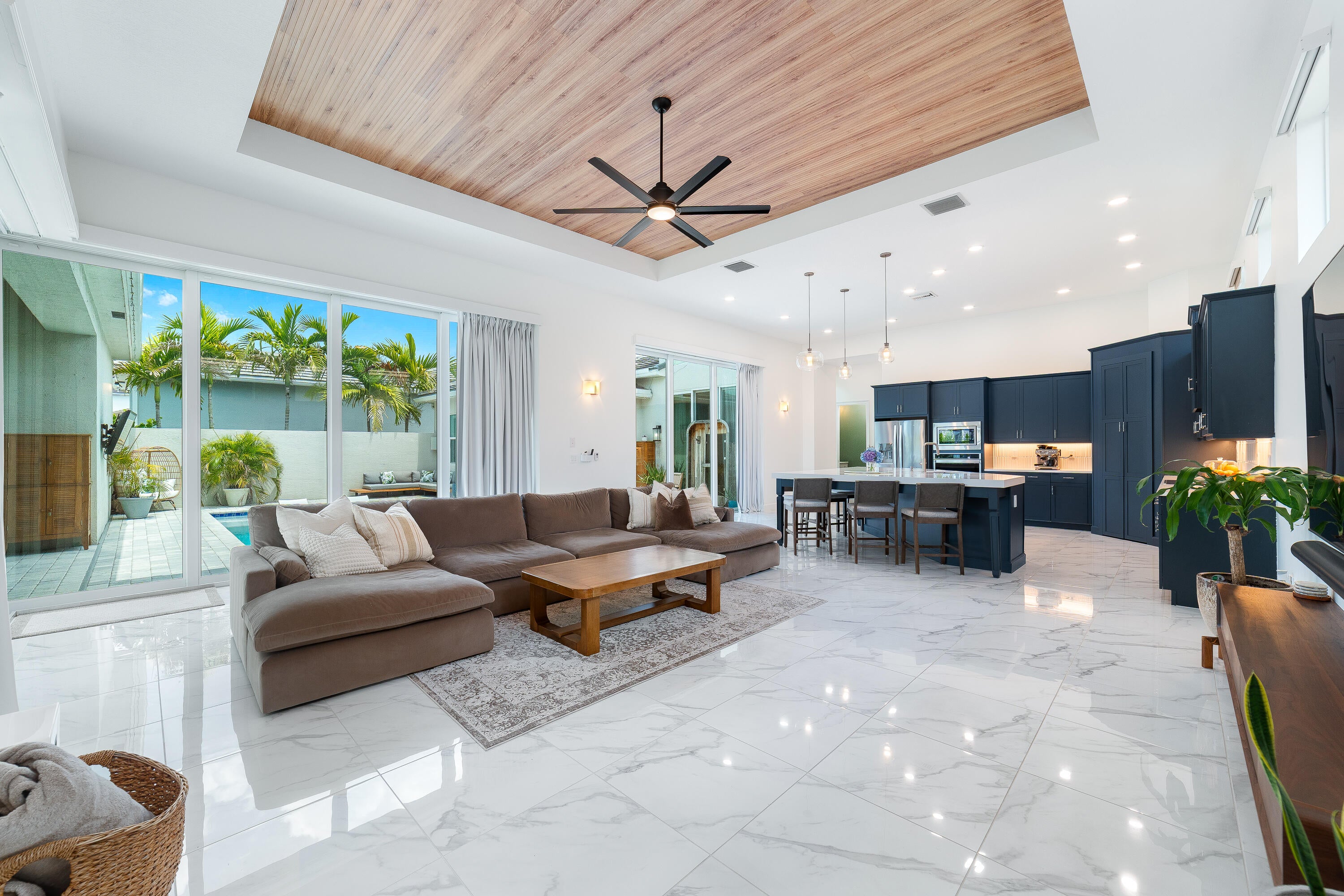 Properties 4560 ESTATES Circle