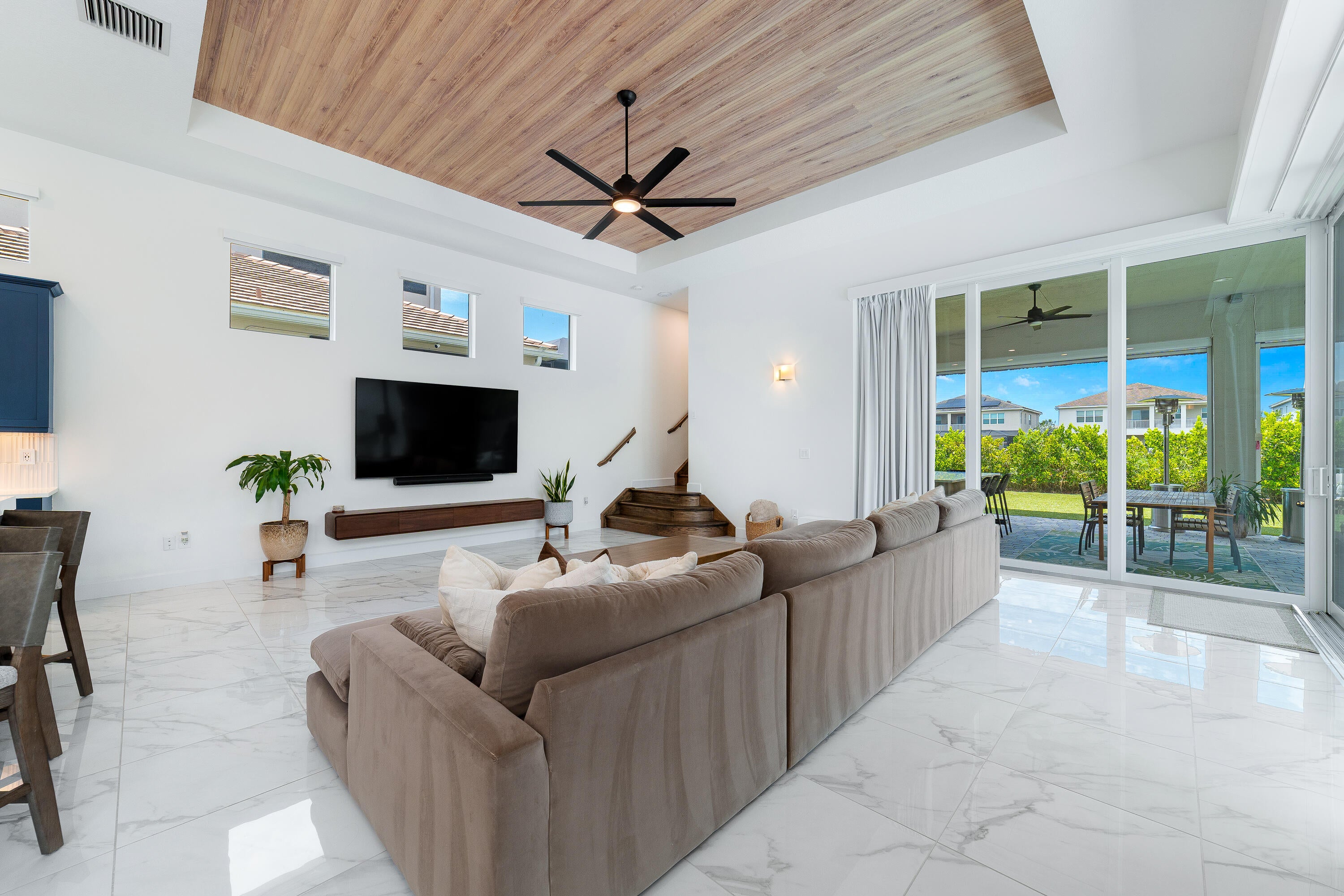 Properties 4560 ESTATES Circle