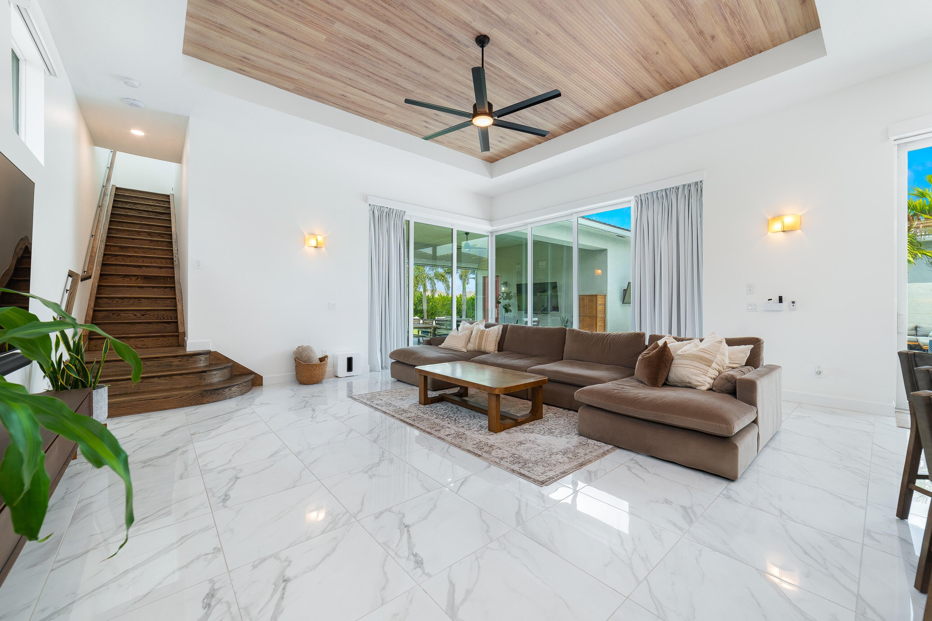 Properties 4560 ESTATES Circle