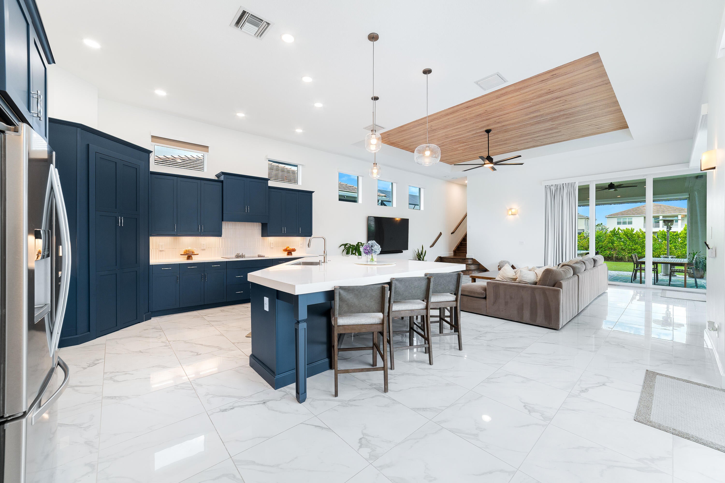 Properties 4560 ESTATES Circle