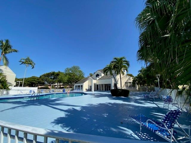 Summer Lake Condominium - Residential