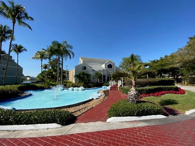 Summer Lake Condominium - Residential