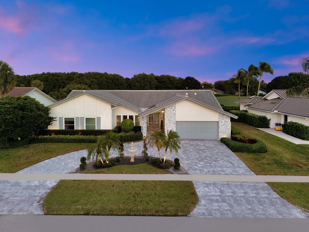 Photo of 16606 Ironwood Drive, Delray Beach, FL 33445 (MLS # R10935382)