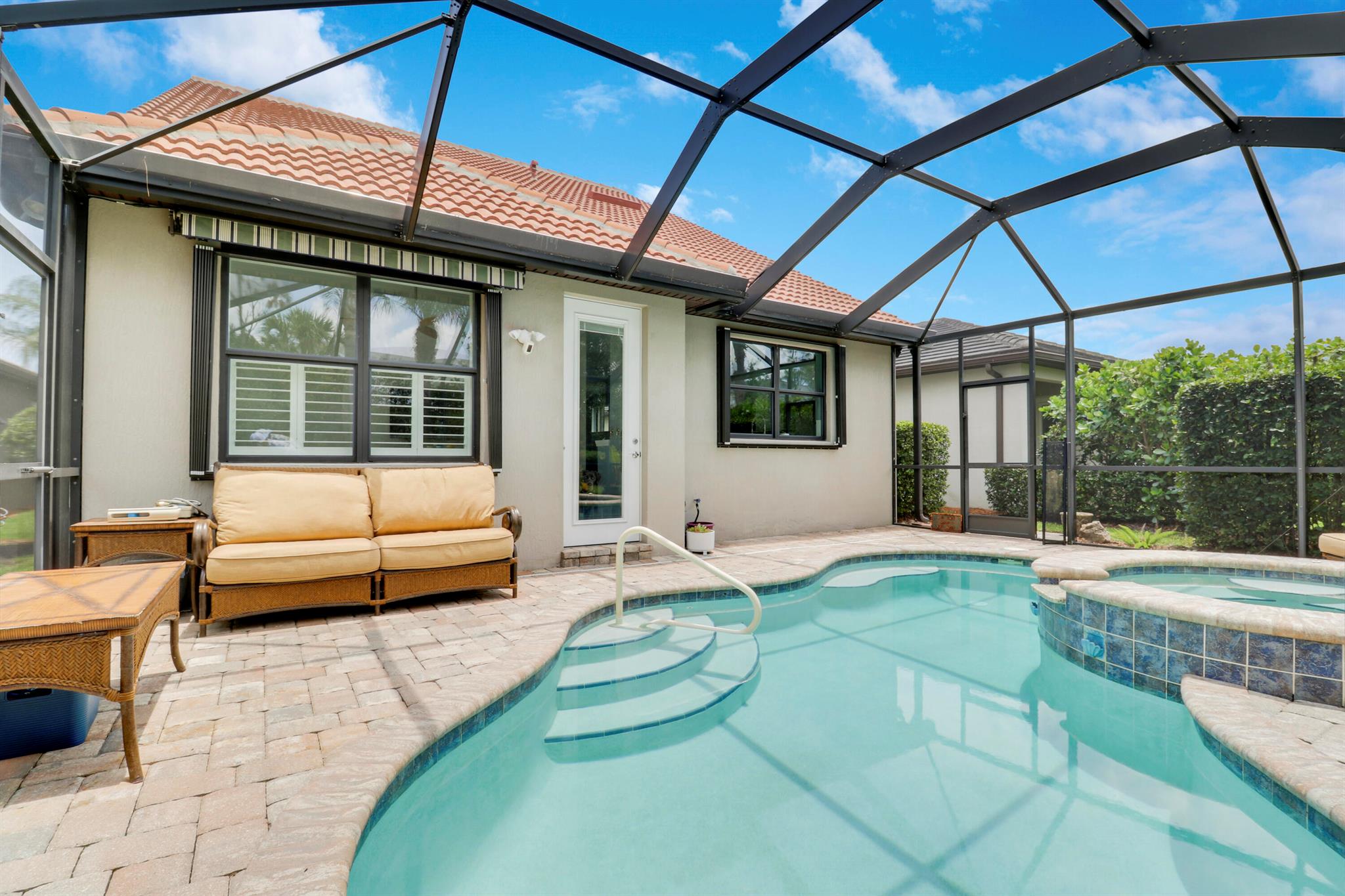 VERANDA GARDENS - Residential