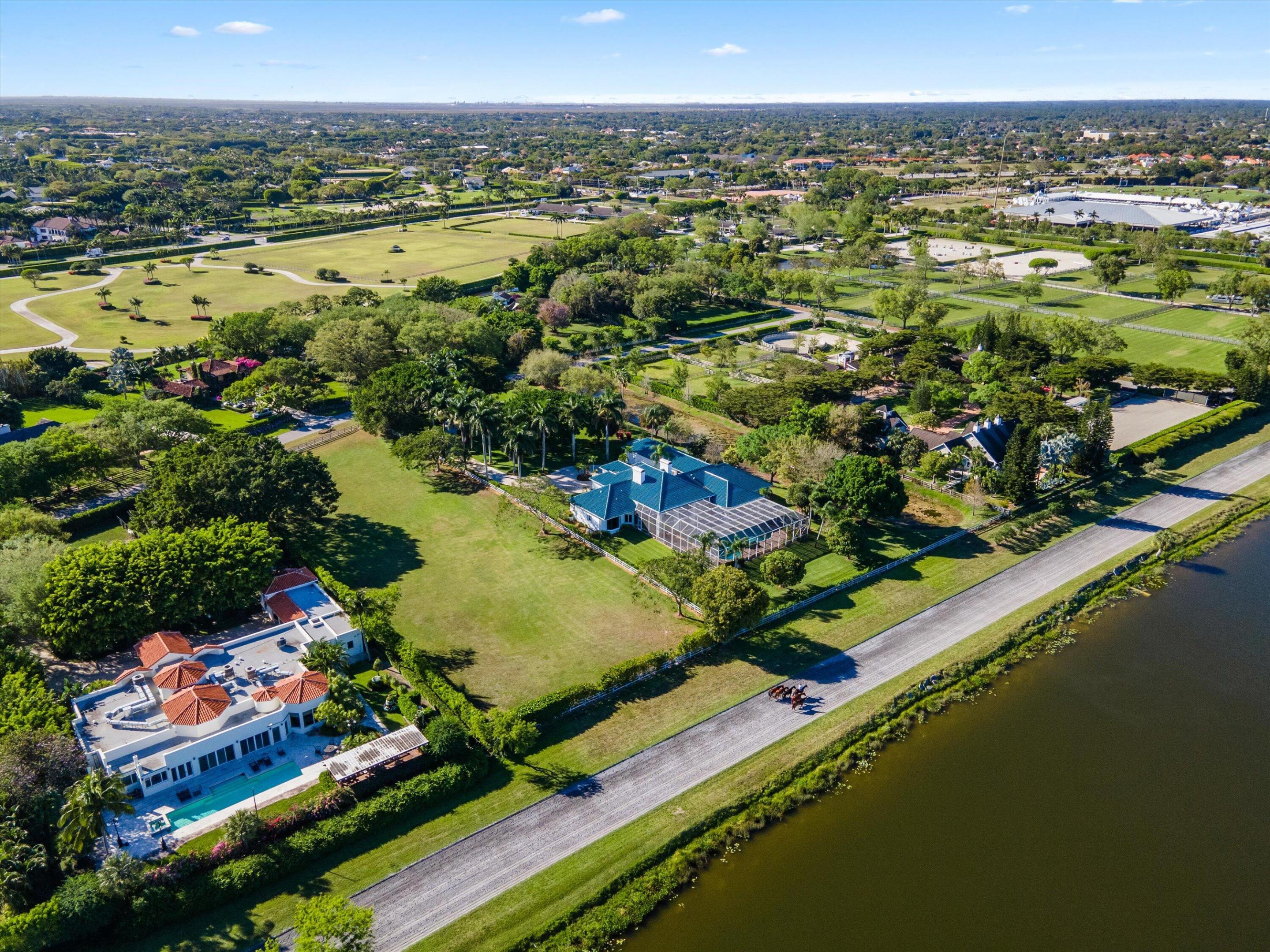 SOUTHFIELDS WELLINGTON COUNTRY - Residential