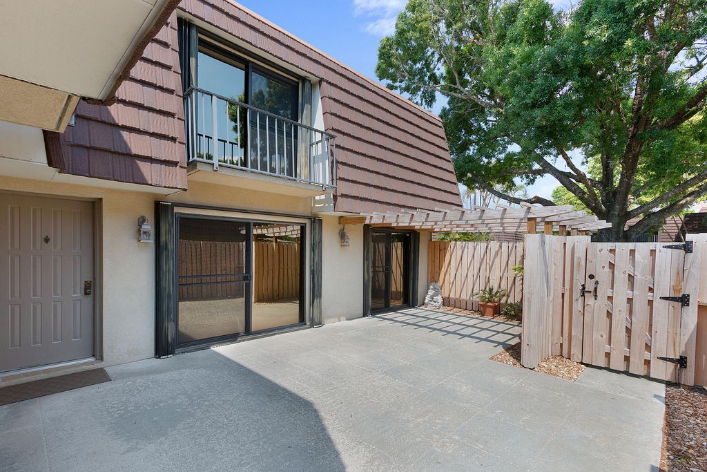 Photo of 2218 22nd Lane, Palm Beach Gardens, FL 33418 (MLS # R11005219)