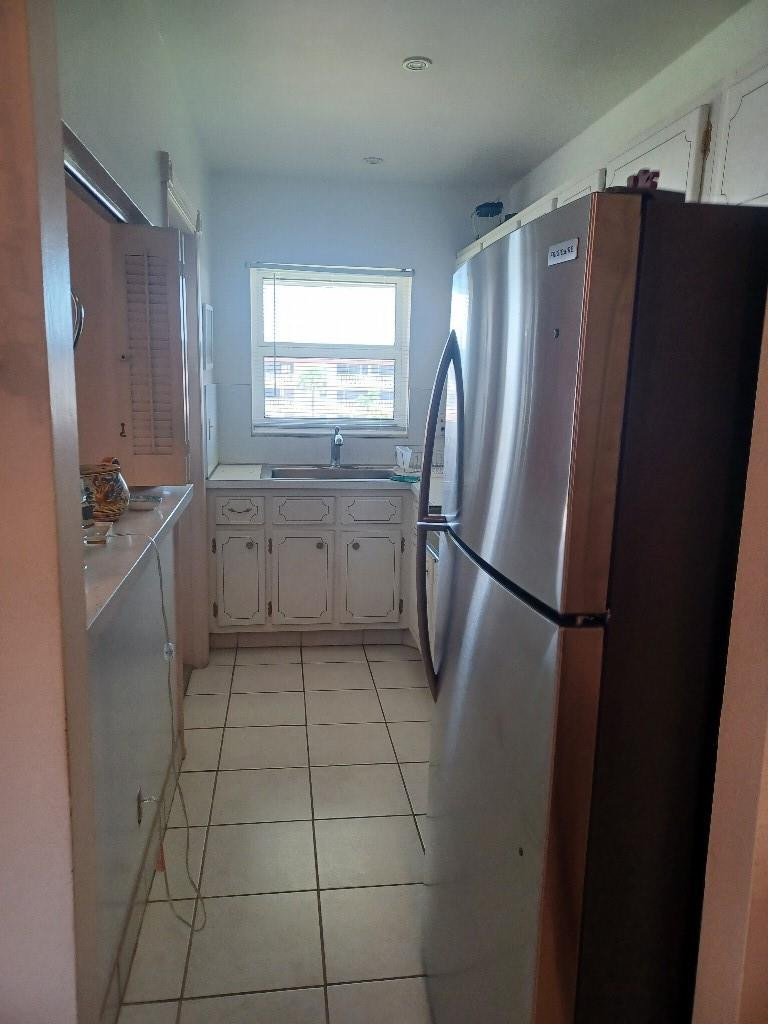 BEVERLY HILLS CONDO NUMBE - Residential