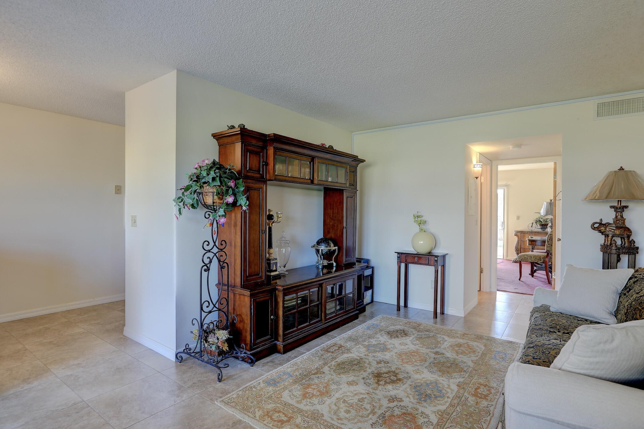 VISTA ROYALE PHASE IV BLDGS 83-111 - Residential