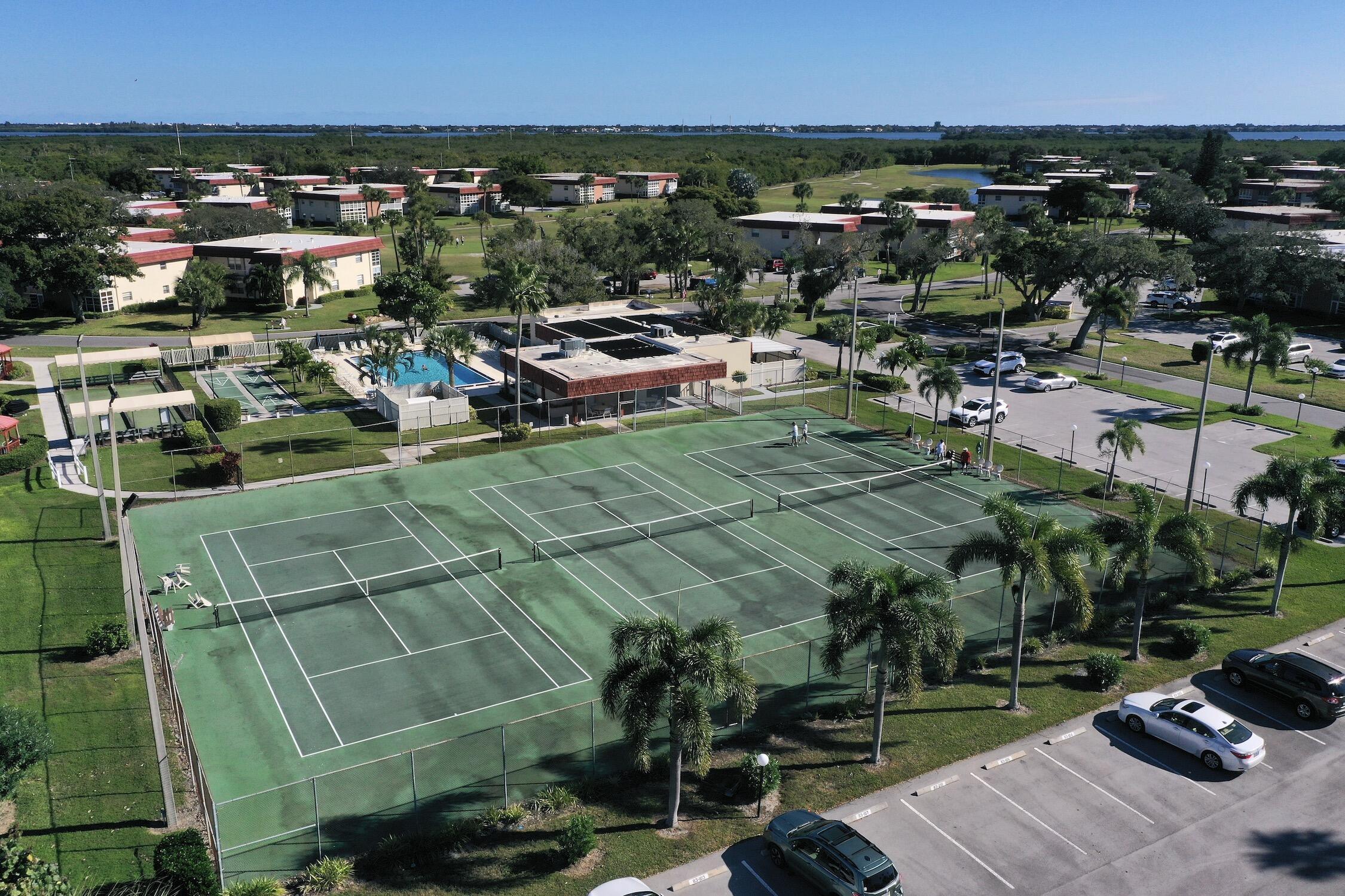 VISTA ROYALE PHASE IV BLDGS 83-111 - Residential