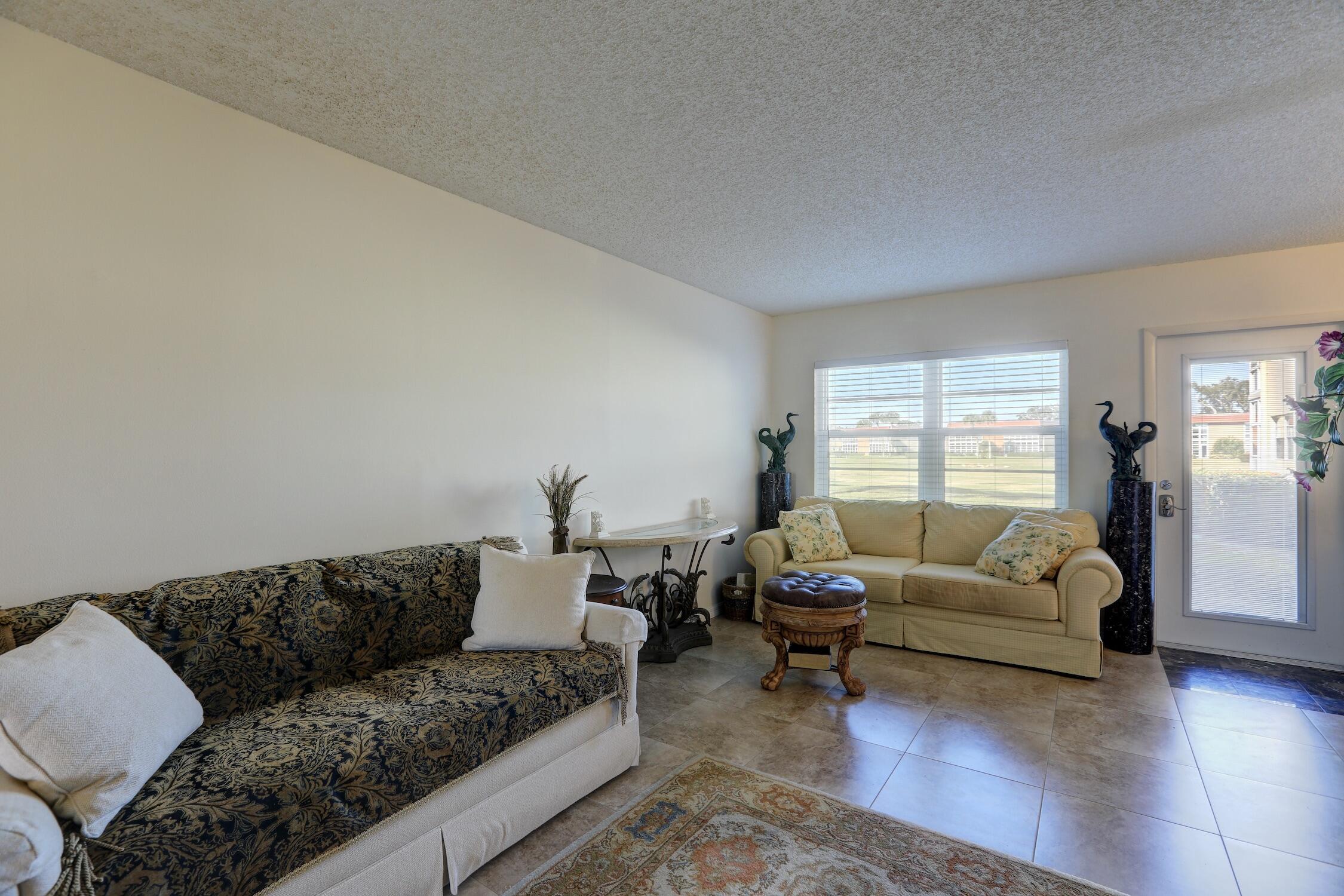 VISTA ROYALE PHASE IV BLDGS 83-111 - Residential