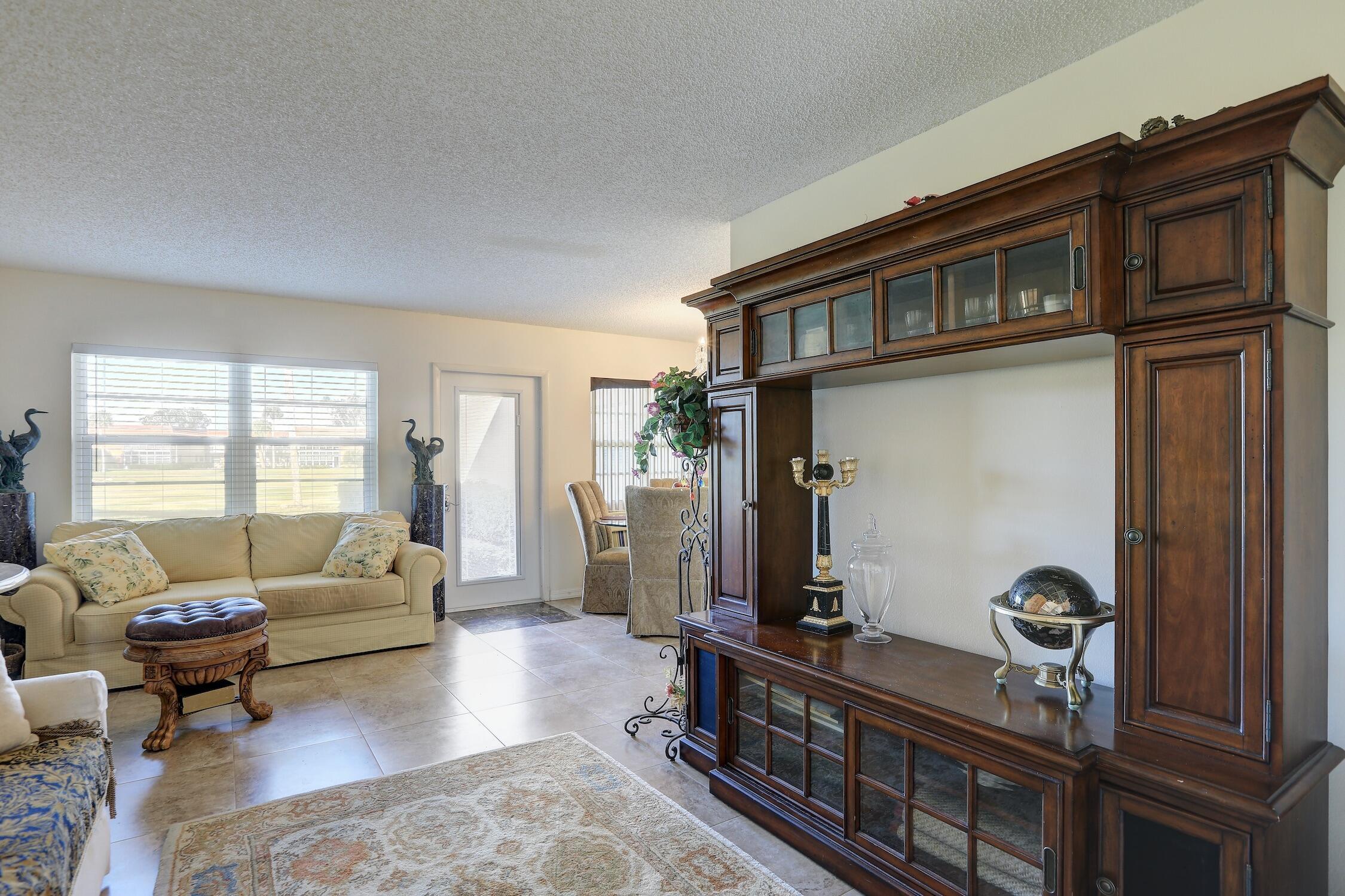 VISTA ROYALE PHASE IV BLDGS 83-111 - Residential