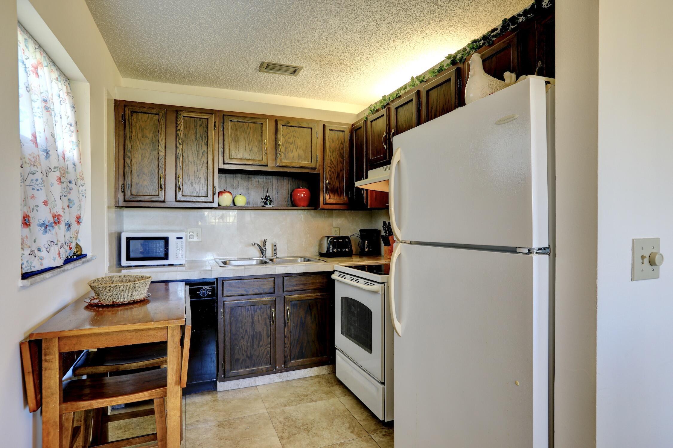 VISTA ROYALE PHASE IV BLDGS 83-111 - Residential