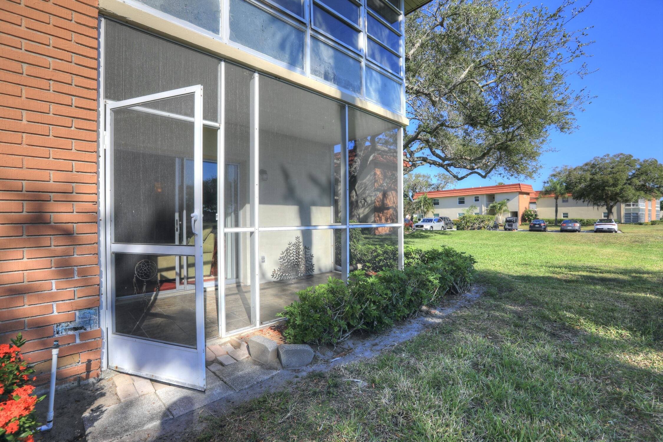 VISTA ROYALE PHASE IV BLDGS 83-111 - Residential