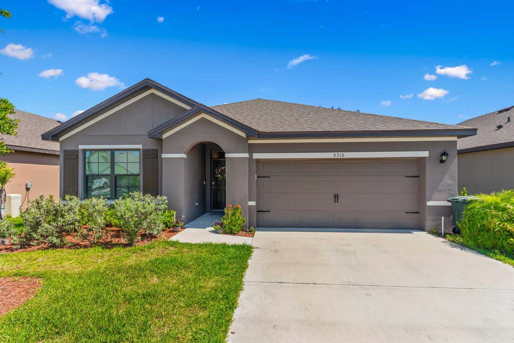Photo of 5316 AMUSEMENT Avenue, Fort Pierce, FL 34947 (MLS # B26052393)