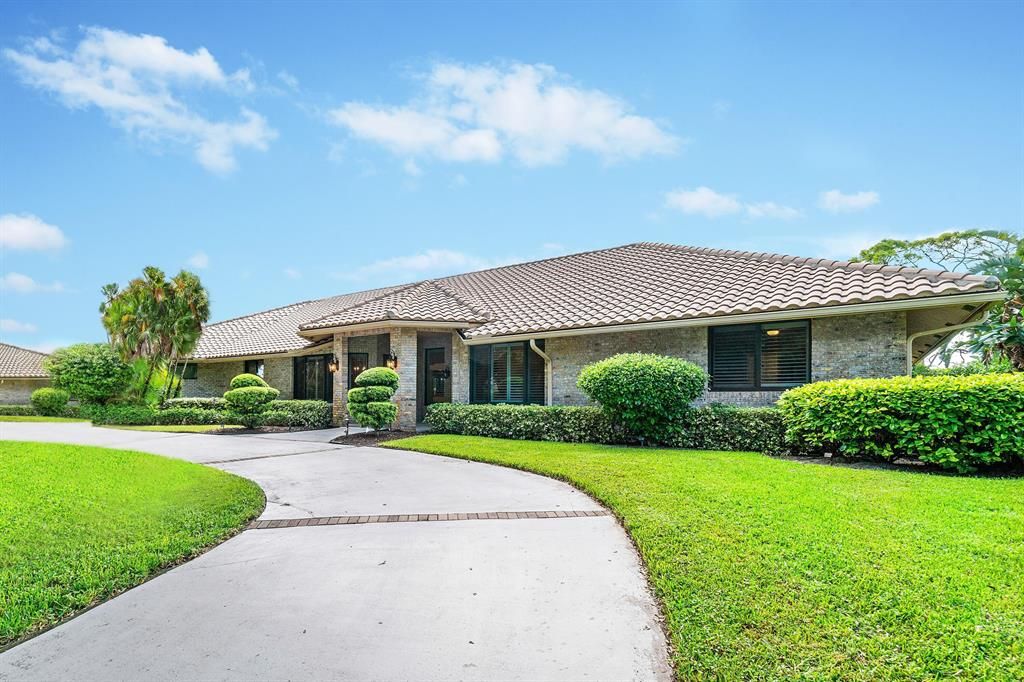 Photo of 3538 Chinaberry Terrace, Boynton Beach, FL 33436 (MLS # R10808713)