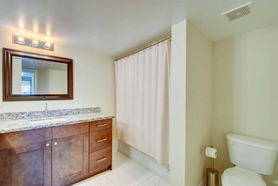 HYPOLUXOS MARINERS CAY CONDO - Residential