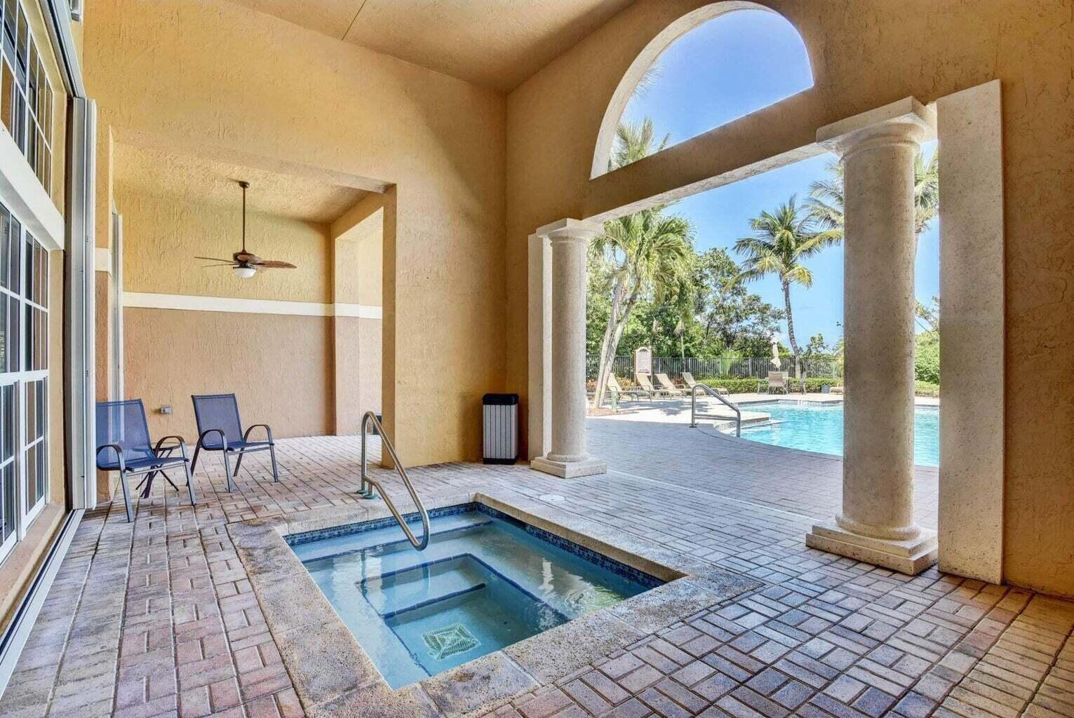 HYPOLUXOS MARINERS CAY CO - Residential