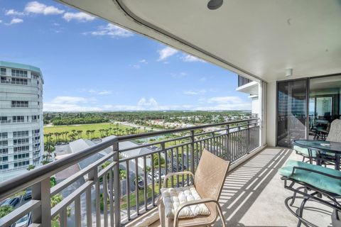 A home in Hutchinson Island