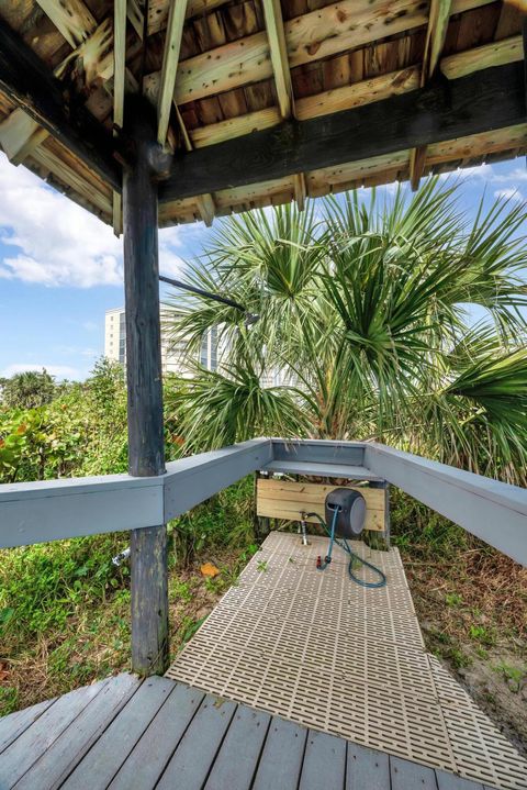 A home in Hutchinson Island