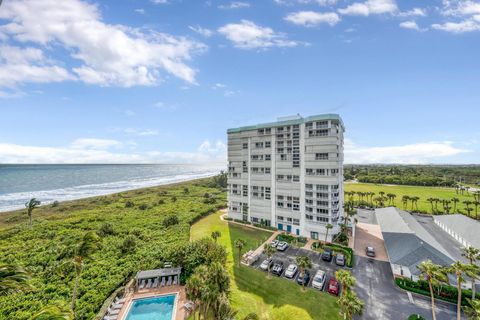 A home in Hutchinson Island