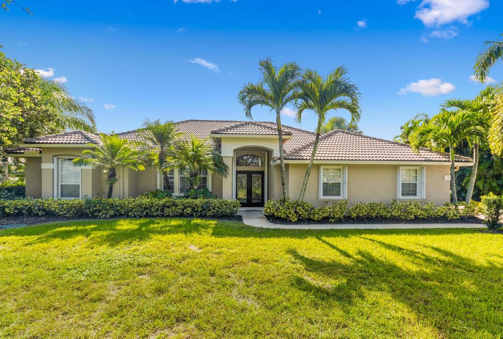 Photo of 4904 SW Lake Grove Circle, Palm City, FL 34990 (MLS # R10935084)