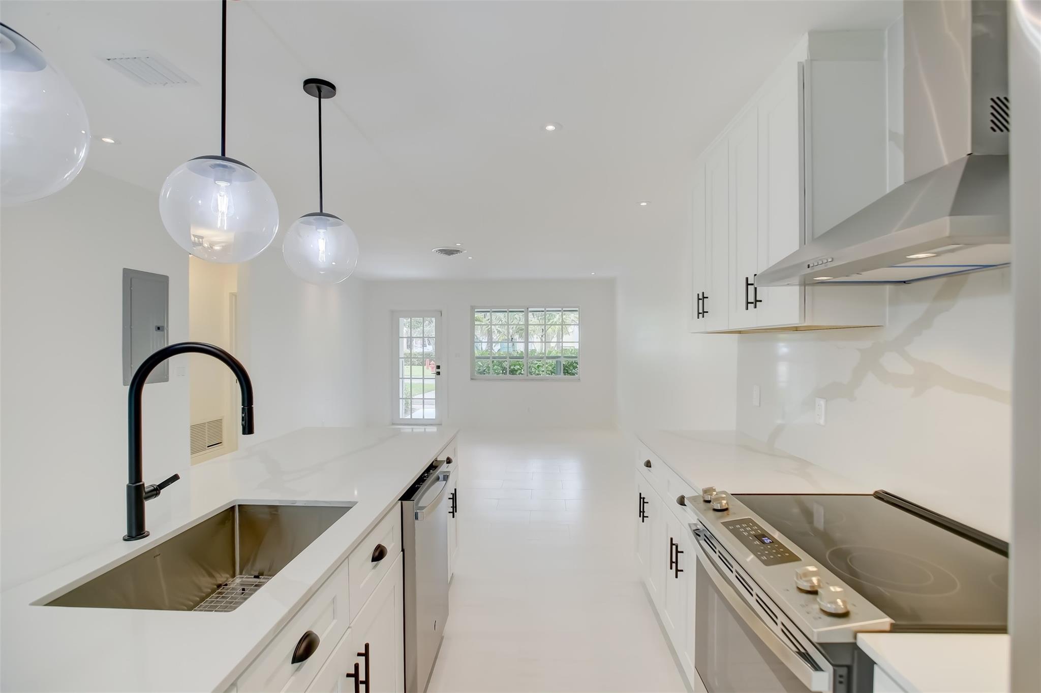 Beachway Estates 30-14 B - Residential Lease