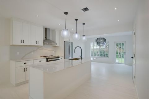 820 NE 23rd Ave Pompano Beach FL 33062