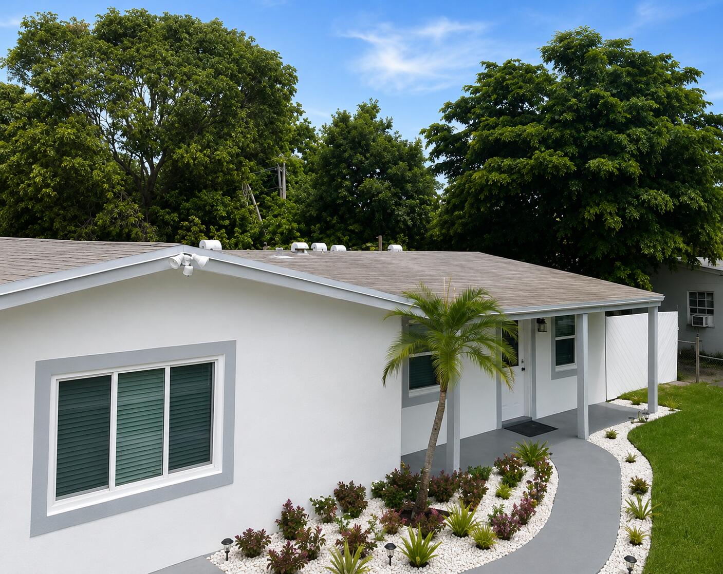 1558 NW 5TH Avenue