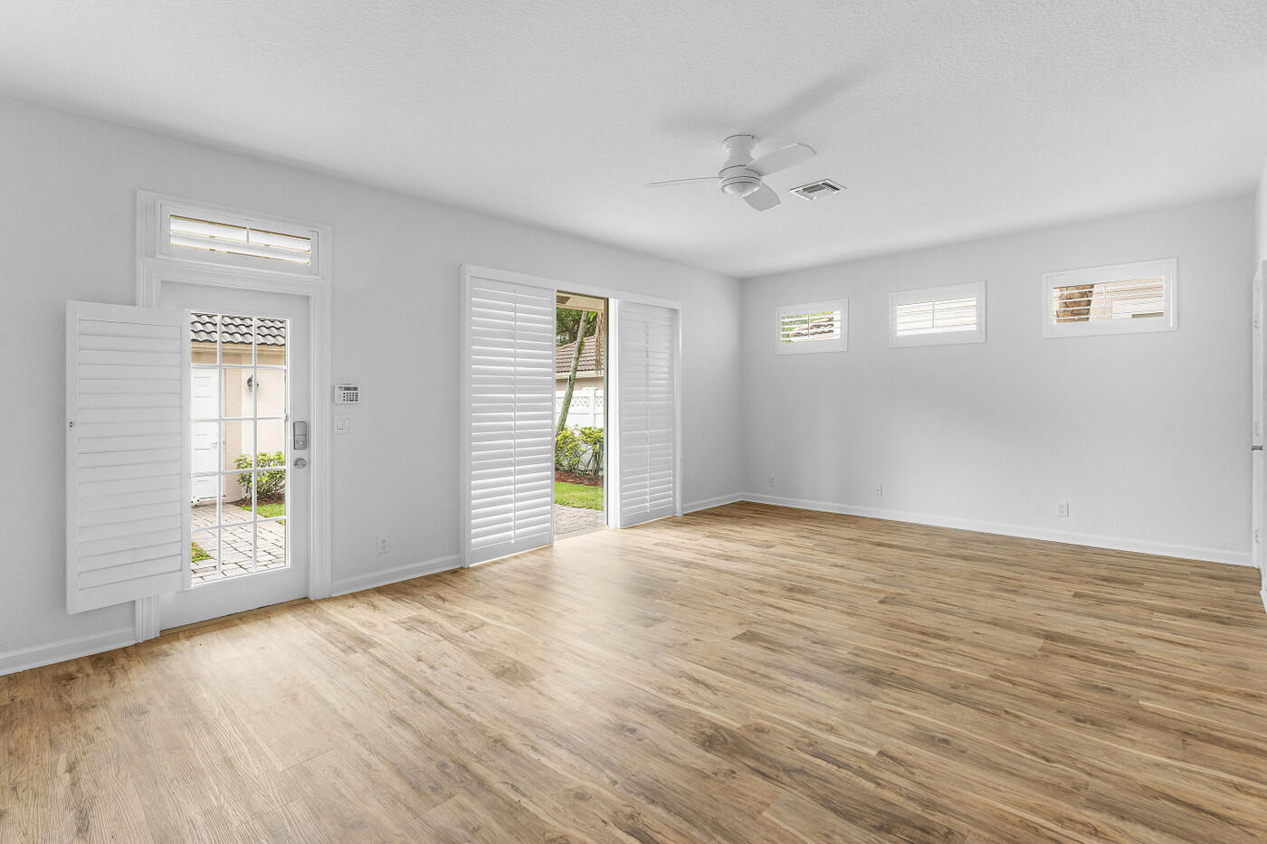 GABLES AT NORTHLAKE 1 - Residential