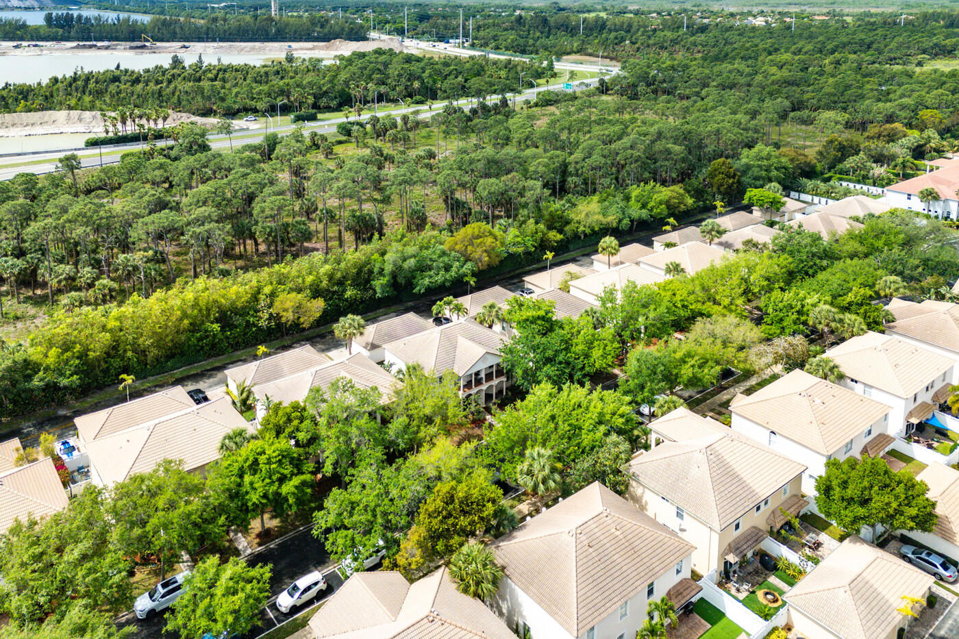 GABLES AT NORTHLAKE 1 - Residential