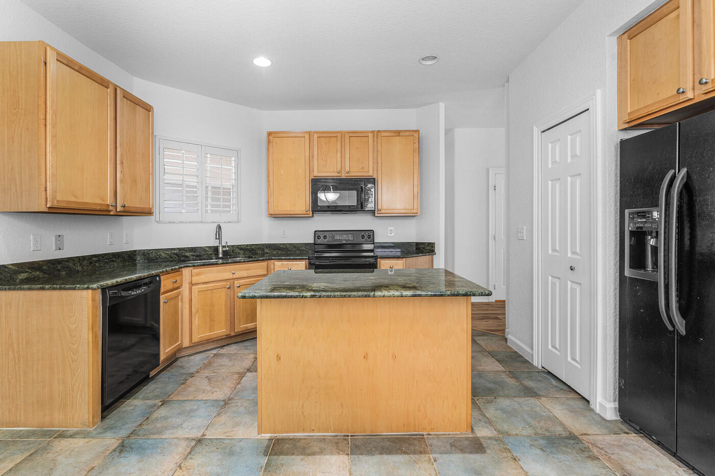 GABLES AT NORTHLAKE 1 - Residential