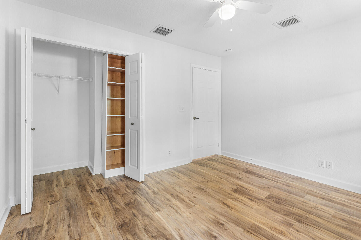 GABLES AT NORTHLAKE 1 - Residential