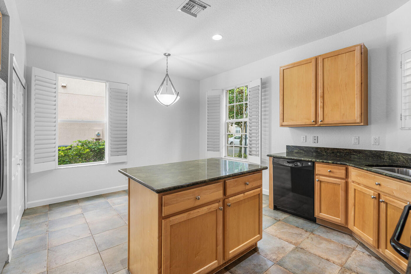 GABLES AT NORTHLAKE 1 - Residential