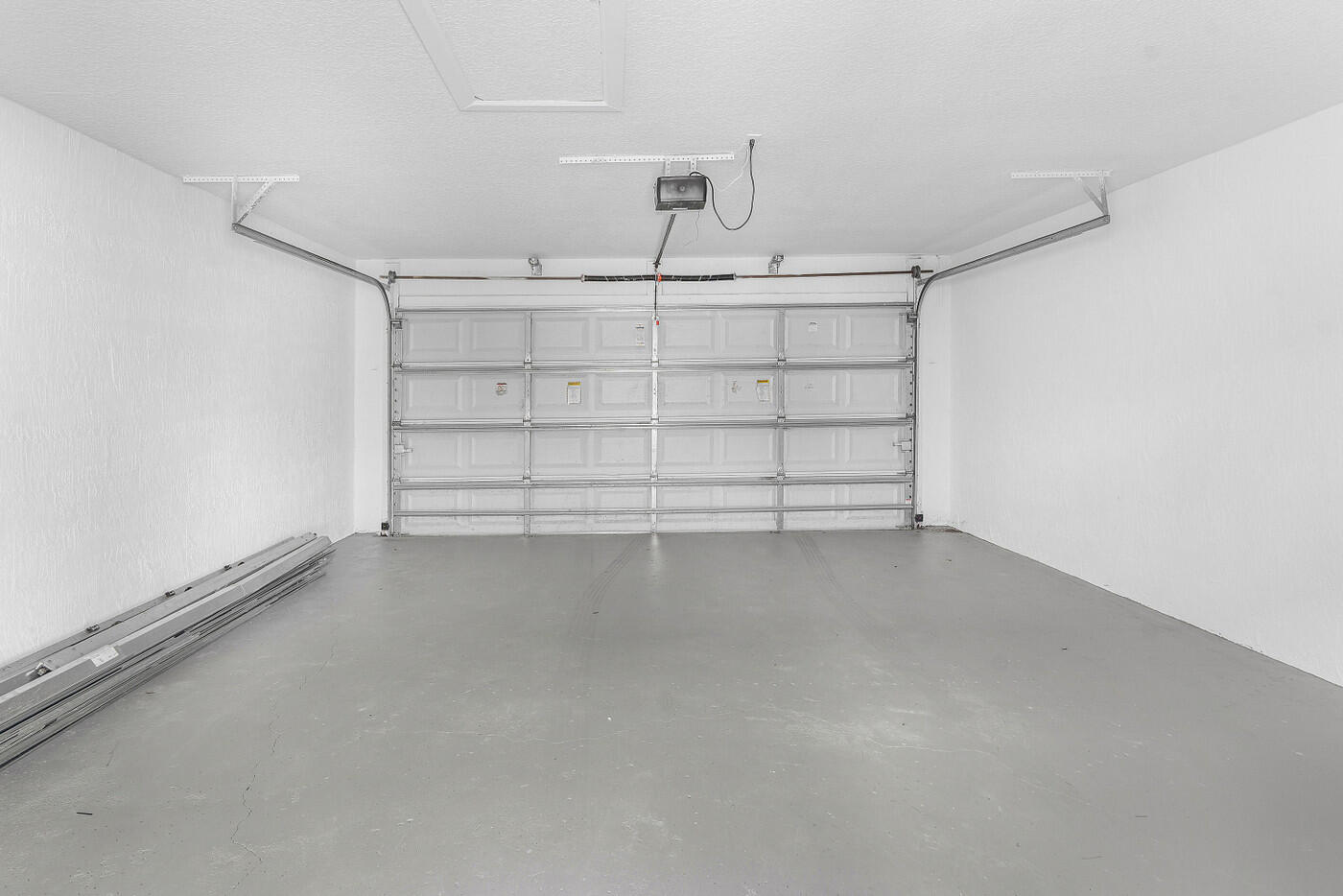 GABLES AT NORTHLAKE 1 - Residential