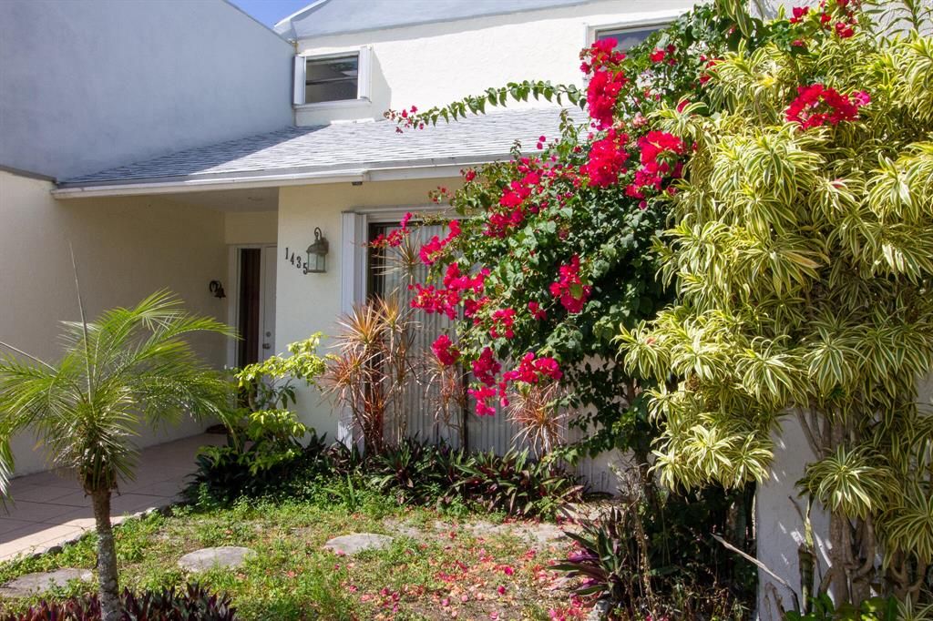 Photo of 1435 White Pine Drive, Wellington, FL 33414 (MLS # R10703905)