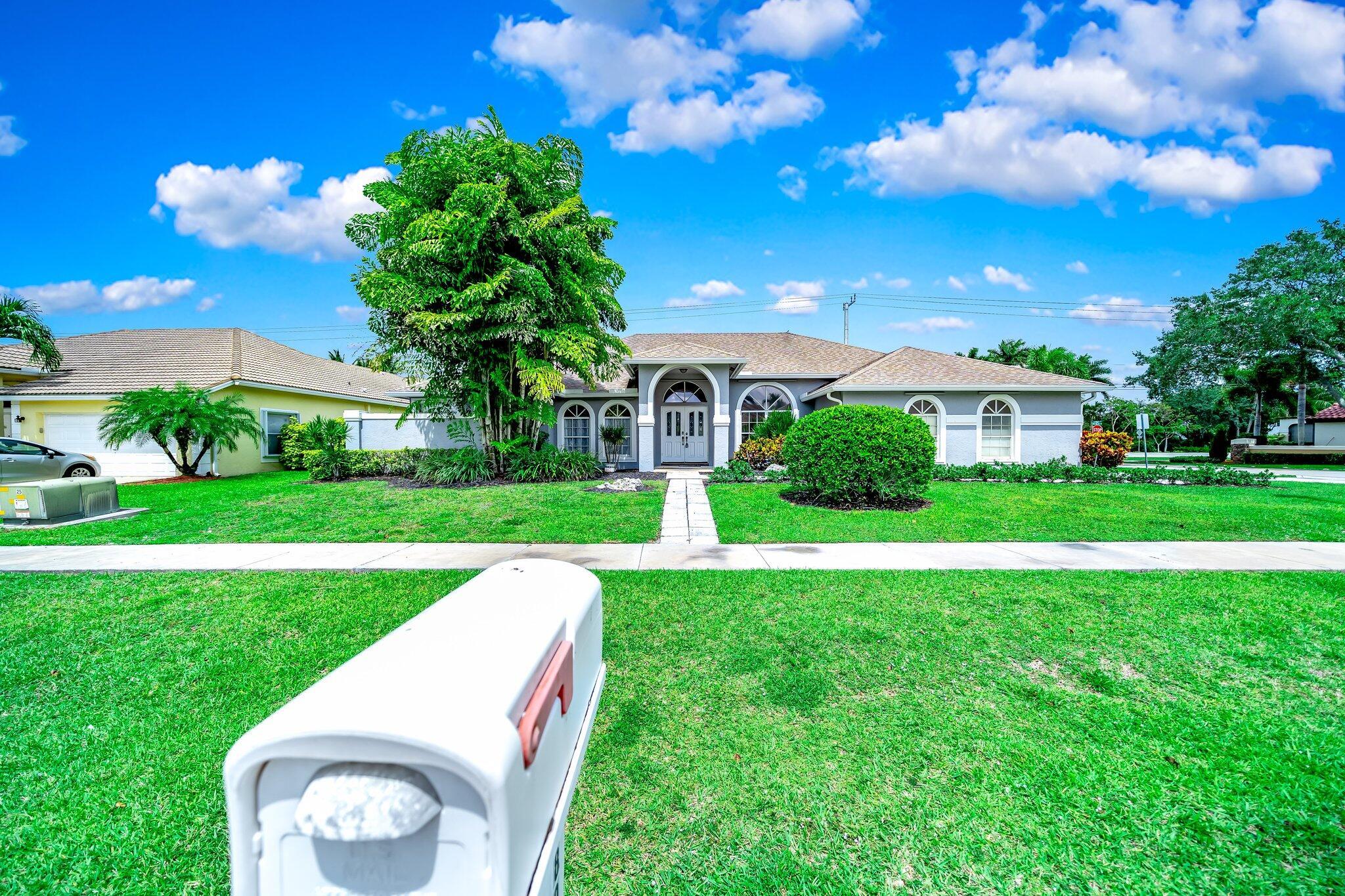 1800 Lynton Circle