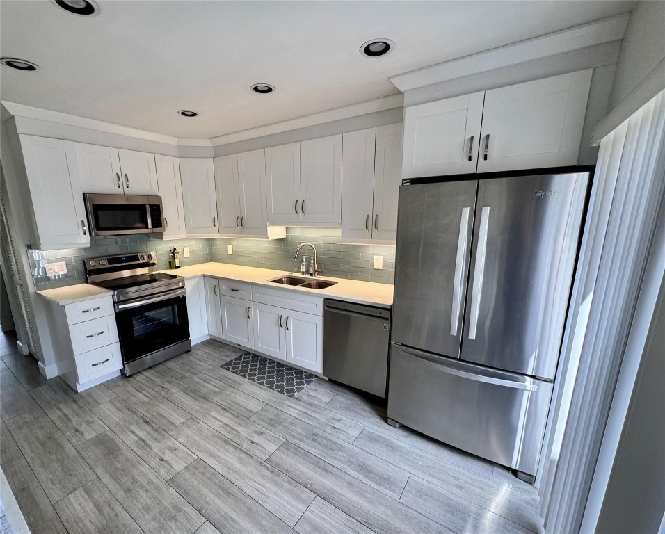 Las Brisas - Residential Lease