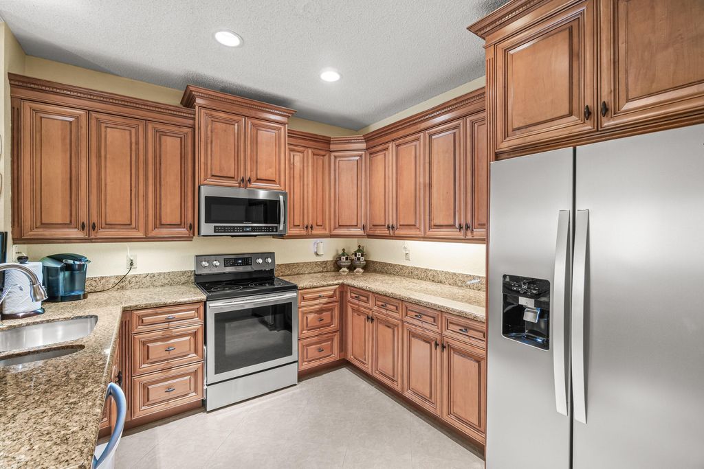 Photo of 6229 Graycliff Drive #D, Boca Raton, FL 33496 (MLS # B26025422)