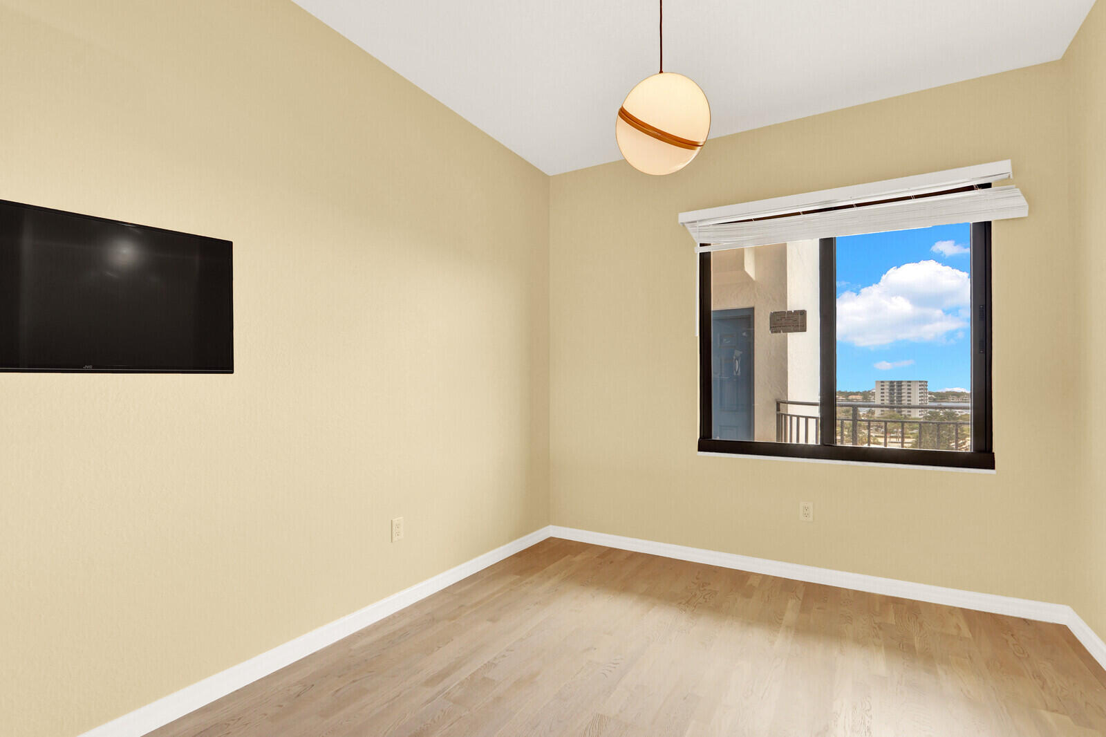 SEAMARK CONDO - Residential