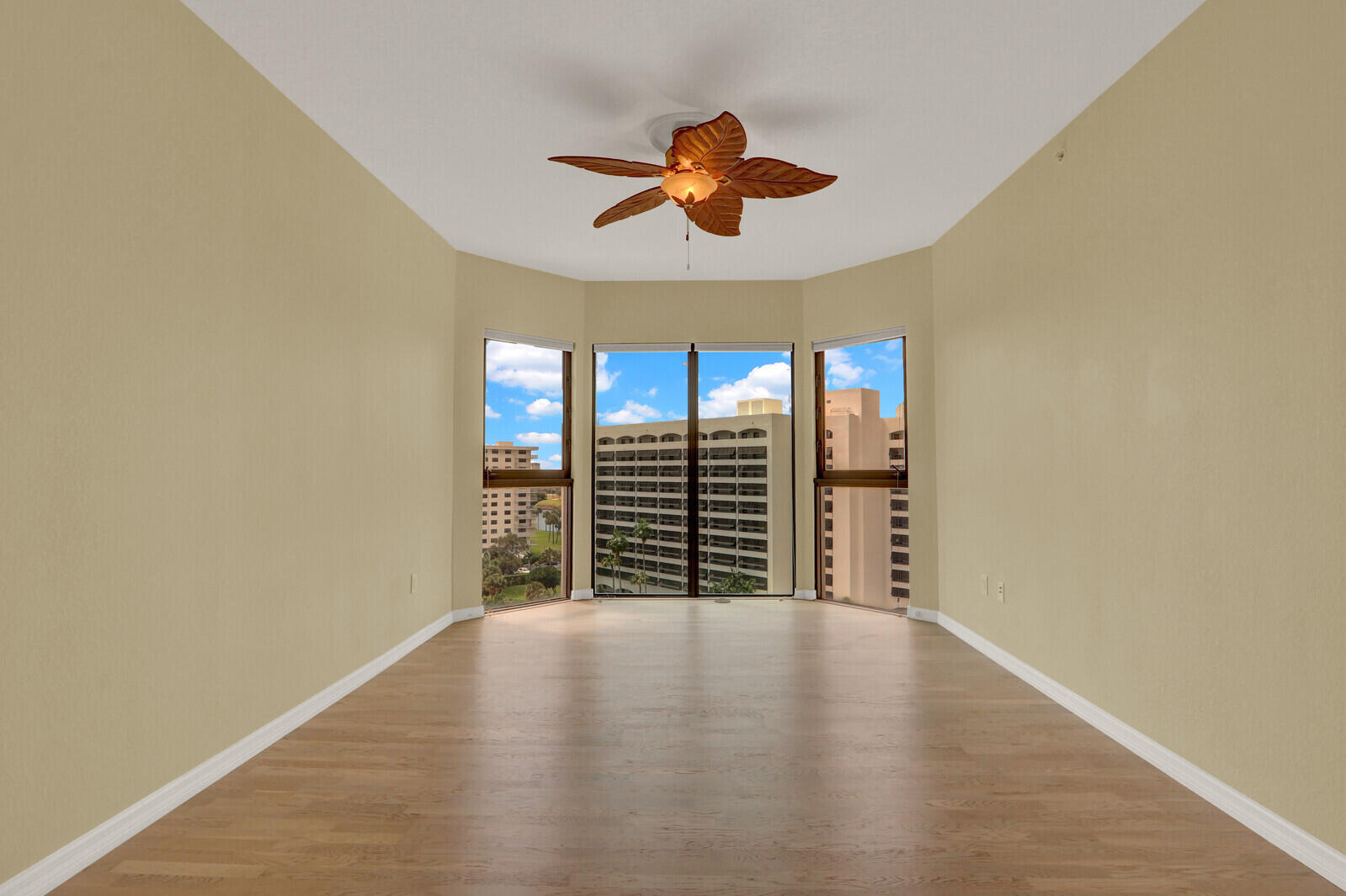 SEAMARK CONDO - Residential