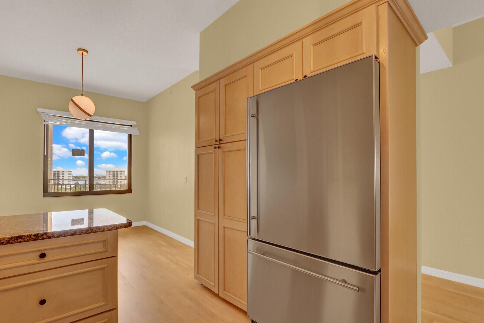 SEAMARK CONDO - Residential