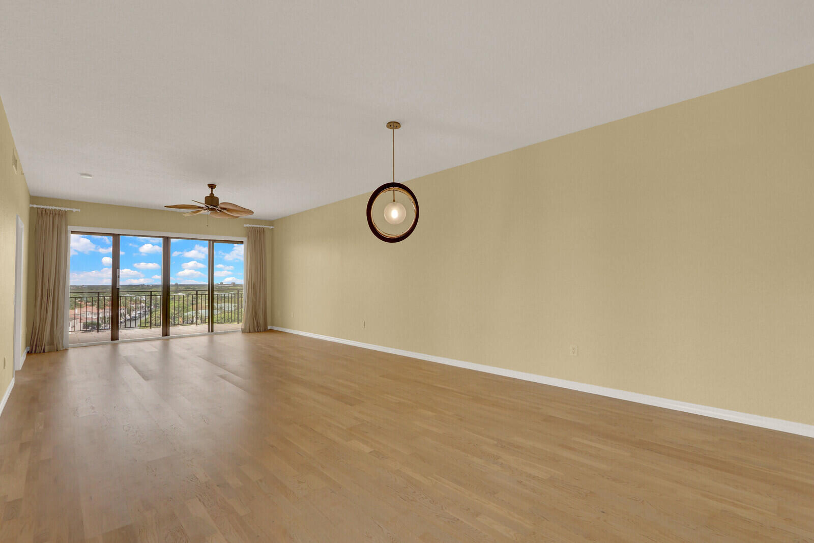 SEAMARK CONDO - Residential