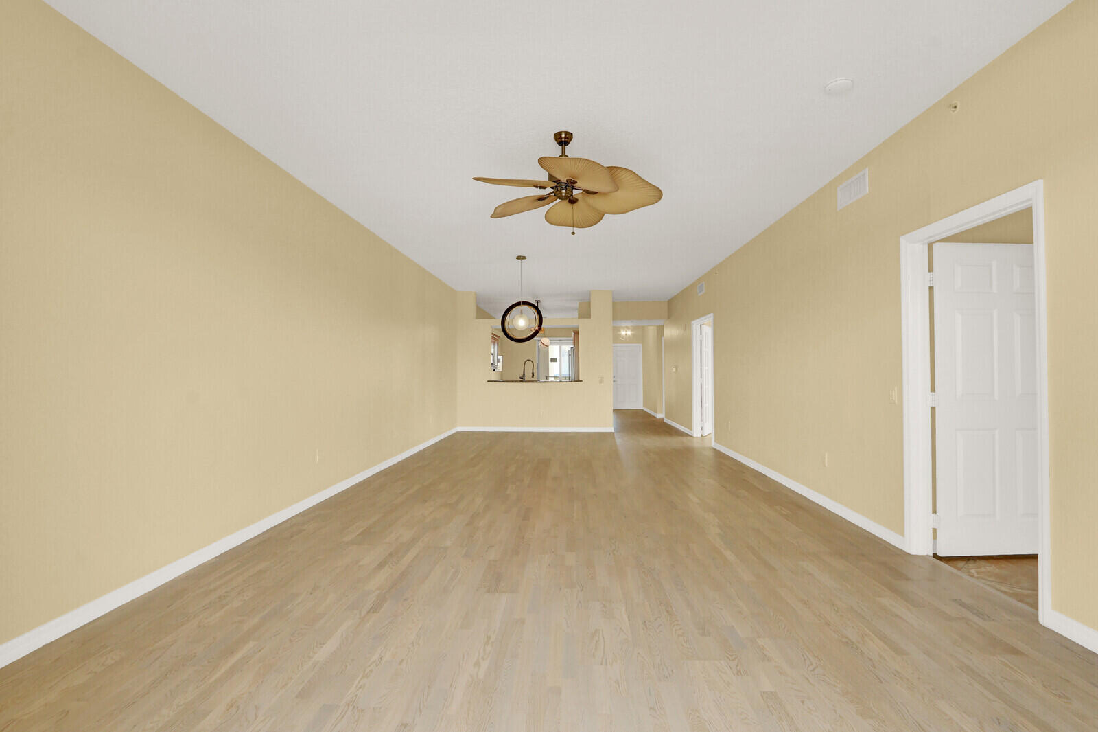 SEAMARK CONDO - Residential