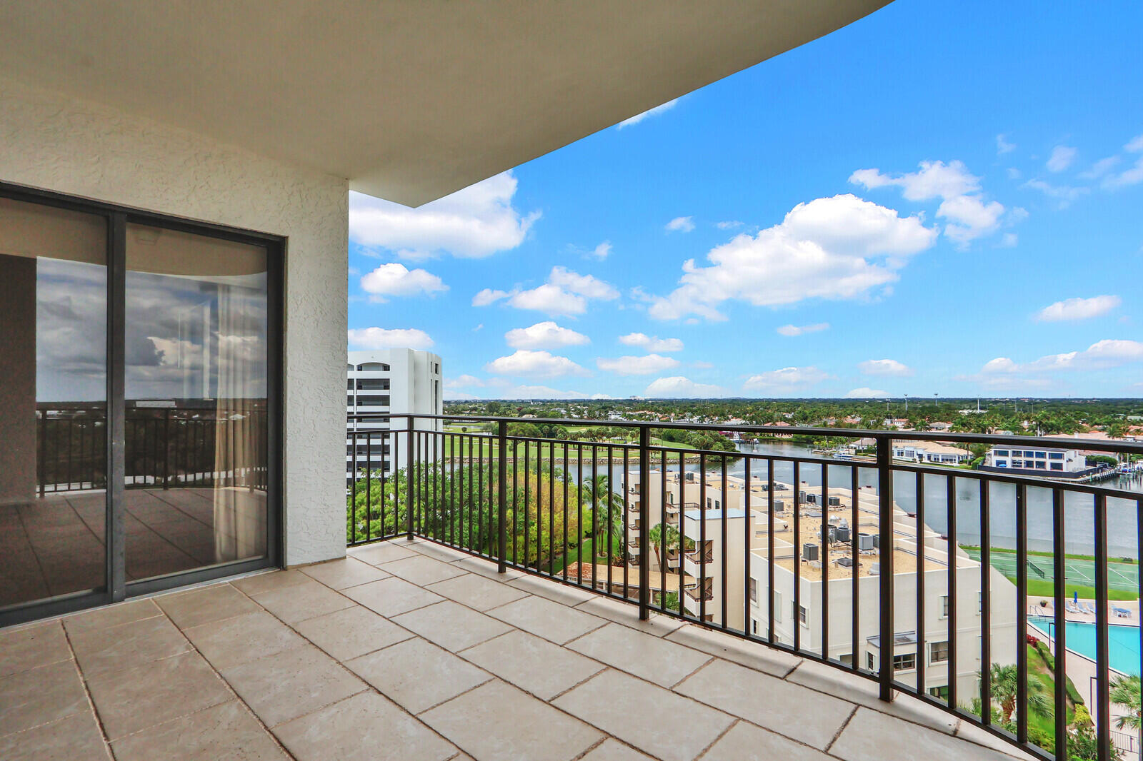 SEAMARK CONDO - Residential