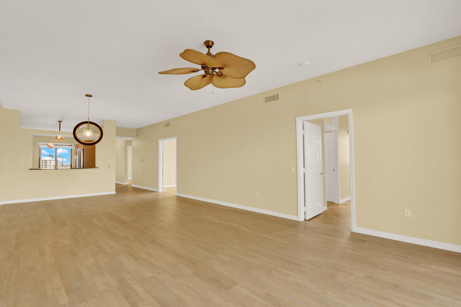 SEAMARK CONDO - Residential