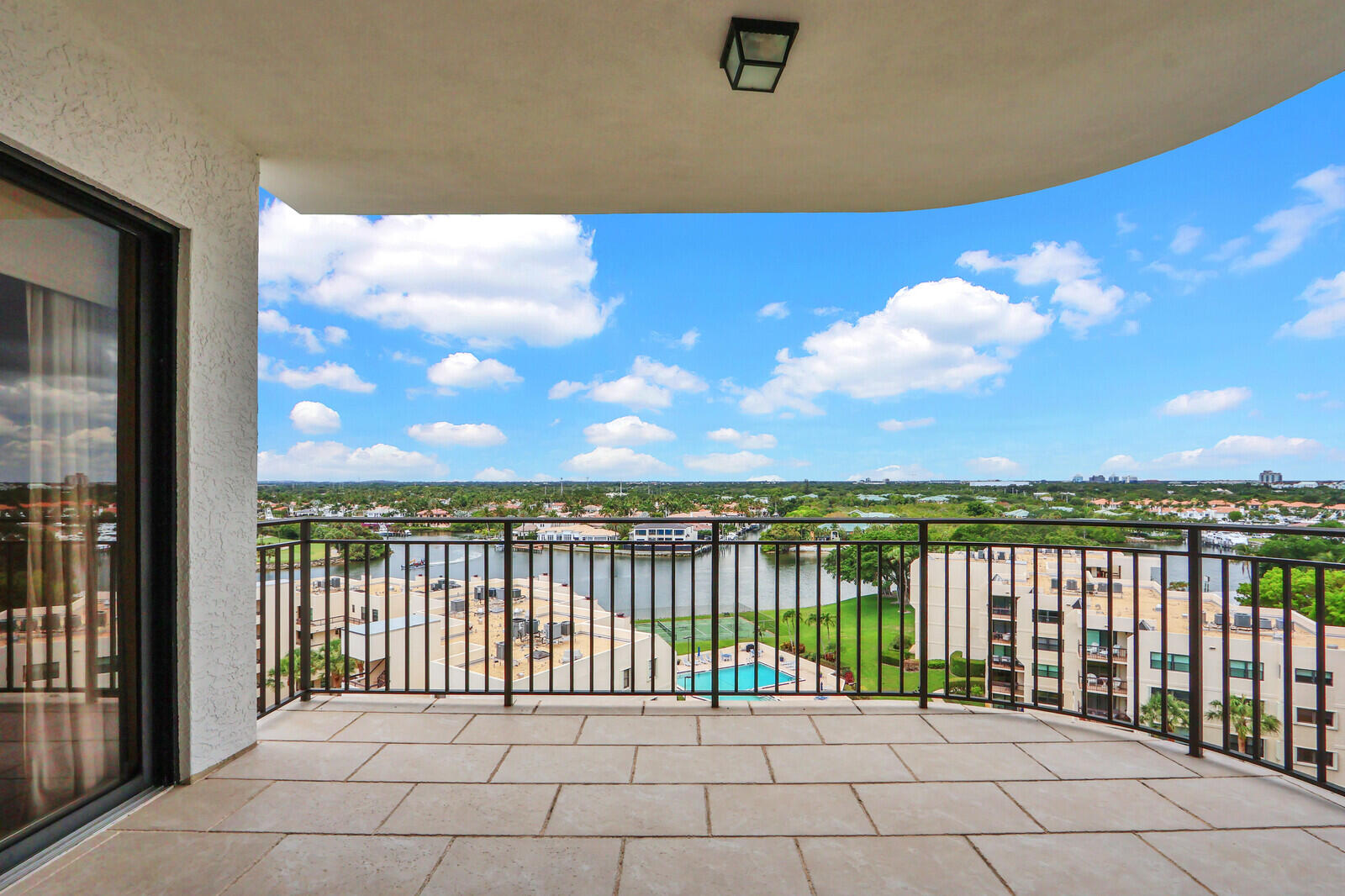 SEAMARK CONDO - Residential
